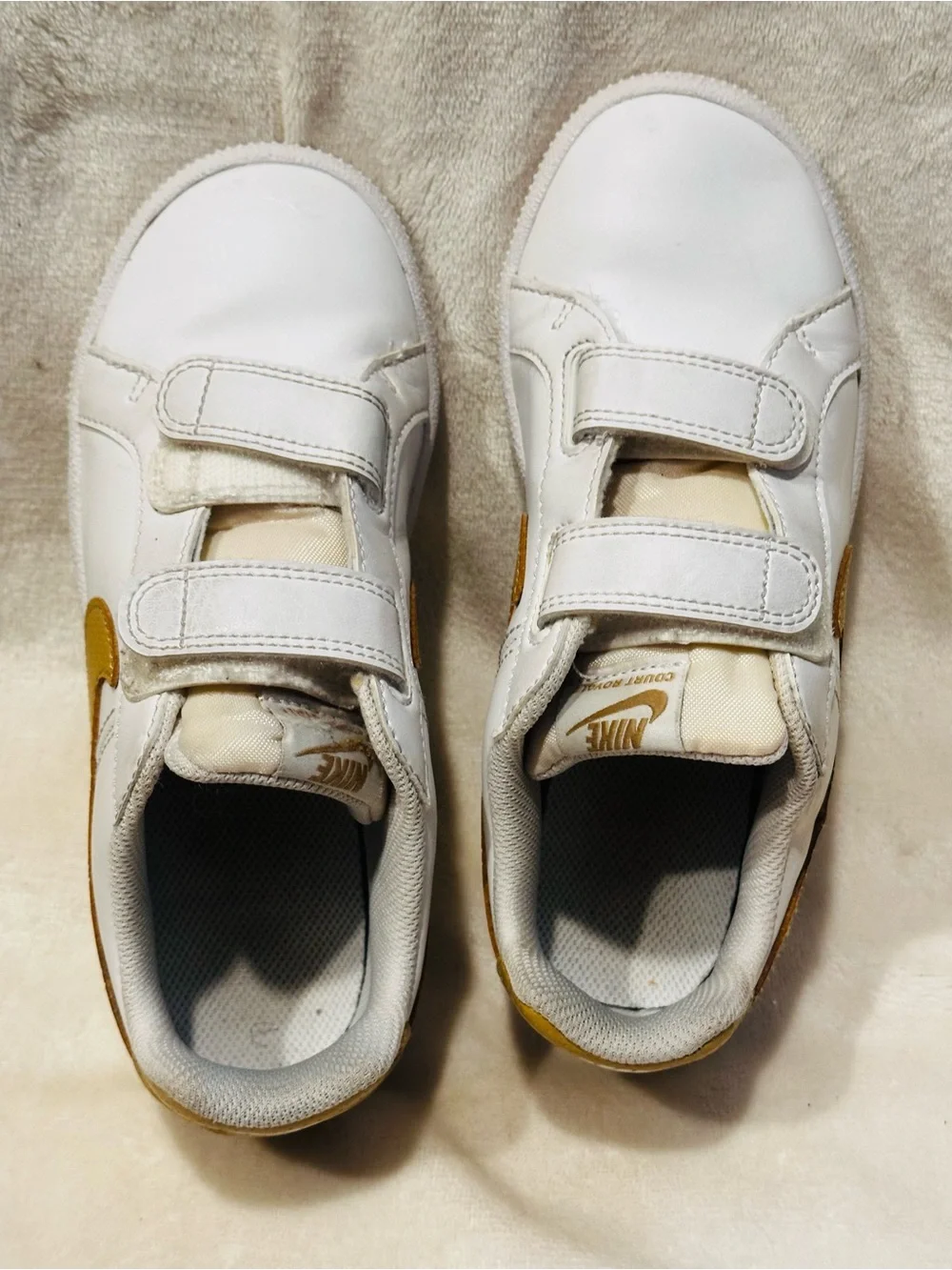 Kids Nike Court Royale White & Gold Shoes Sneakers Youth Sz 1.5 Athletic Casual